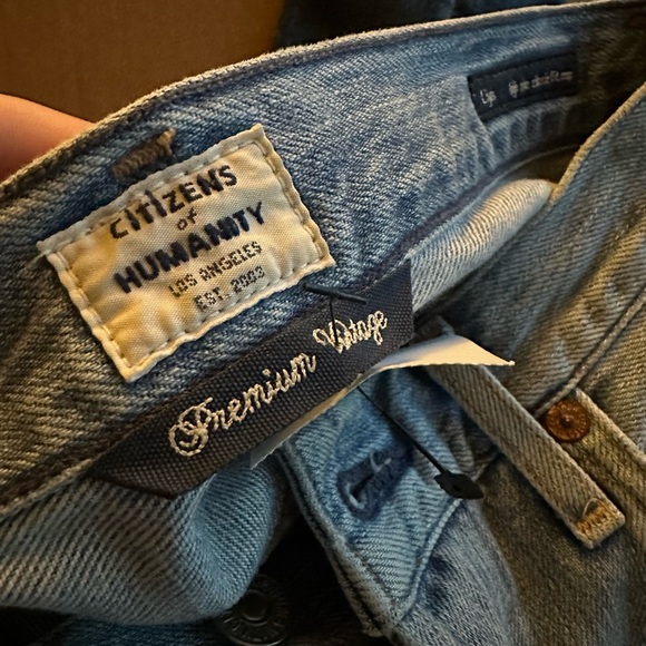 Citizens of Humanity Liya High Rise Classic fit crop Jeans in Torn 24 1577-749 - Picture 2 of 8